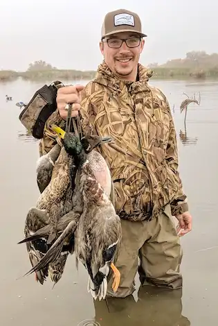Landon Peppel hunting